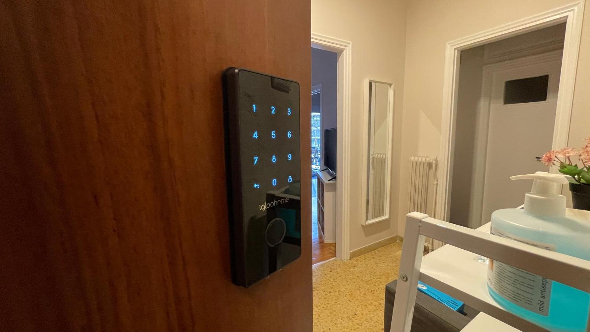 4 Newly Renovated Charming Apartments Steps From Panormou Metro Station Atenas Quarto foto